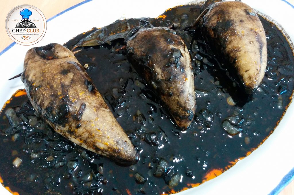 Calamares rellenos en su tinta