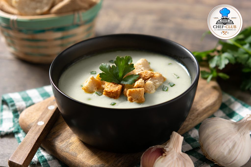 Sopa de ajo castellana